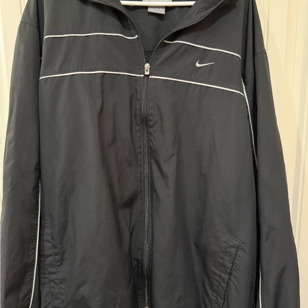 Nike Men's Black Windbreaker Jacket